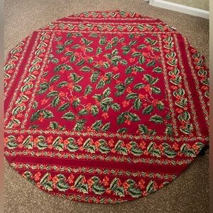 April Cornell Holly Round Tablecloth 70” NWOT